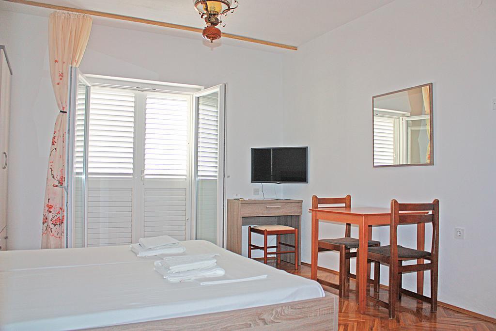 Bougainvillea Apartments Makarska Exterior foto