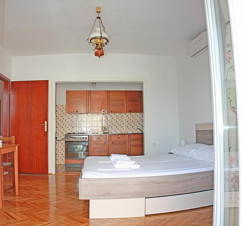 Bougainvillea Apartments Makarska Exterior foto