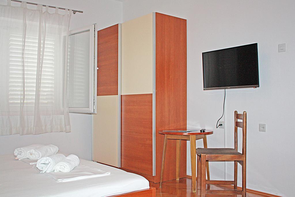 Bougainvillea Apartments Makarska Exterior foto